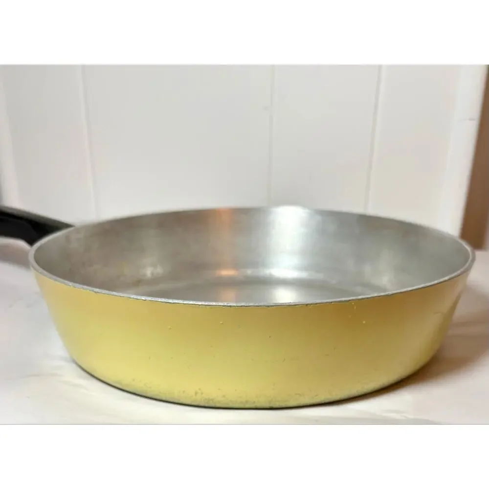 Vintage Club Aluminum 11.5-inch chicken fryer skillet Harvest Gold